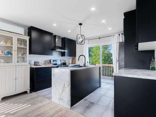 Cuisine - 21 Rue Lavigne, Brownsburg-Chatham, QC - Indoor Photo Showing Kitchen With Upgraded Kitchen