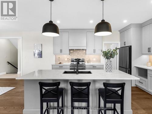 111 Livingston Drive, Tillsonburg, ON - Indoor Photo Showing Kitchen With Stainless Steel Kitchen With Upgraded Kitchen