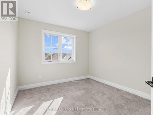 111 Livingston Drive, Tillsonburg, ON - Indoor Photo Showing Other Room