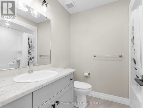 111 Livingston Drive, Tillsonburg, ON - Indoor Photo Showing Bathroom