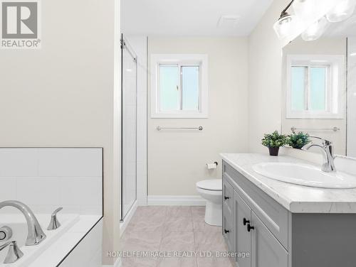 111 Livingston Drive, Tillsonburg, ON - Indoor Photo Showing Bathroom