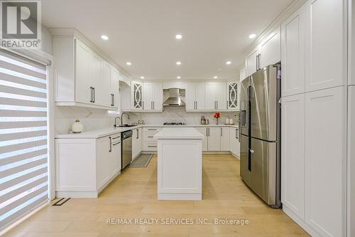 119 Crown Victoria Drive, Brampton (Fletcher'S Meadow), ON - Indoor Photo Showing Kitchen