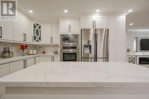 119 Crown Victoria Drive, Brampton (Fletcher'S Meadow), ON - Indoor Photo Showing Kitchen