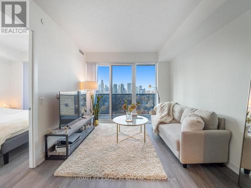 3603 - 55 Cooper Street, Toronto (Waterfront Communities), ON - Indoor Photo Showing Living Room