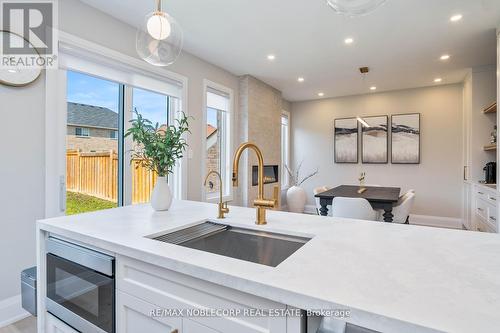 49 Jackson Drive, New Tecumseth (Tottenham), ON - Indoor Photo Showing Kitchen