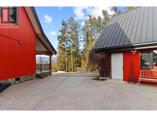 156 Lakeview Arrow Creek Road, Creston, BC - Outdoor With Exterior