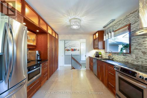 2196 Mississauga Road, Mississauga (Sheridan), ON - Indoor Photo Showing Kitchen With Stainless Steel Kitchen