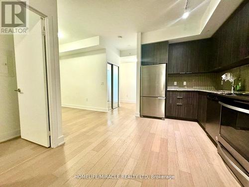 5901 - 30 Shore Breeze Drive, Toronto, ON - Indoor Photo Showing Kitchen With Stainless Steel Kitchen