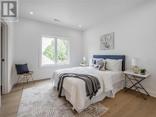 974 North Shore Boulevard W, Burlington (Lasalle), ON - Indoor Photo Showing Bedroom