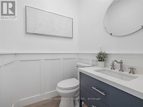 974 North Shore Boulevard W, Burlington (Lasalle), ON - Indoor Photo Showing Bathroom