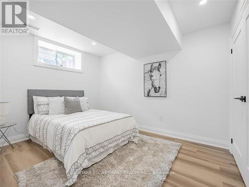 974 North Shore Boulevard W, Burlington (Lasalle), ON - Indoor Photo Showing Bedroom