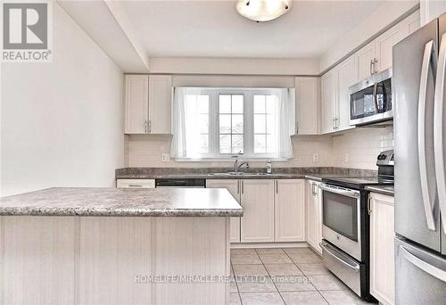 184 Maitland Street, Kitchener, ON - Indoor Photo Showing Kitchen