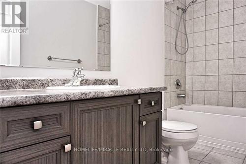 184 Maitland Street, Kitchener, ON - Indoor Photo Showing Bathroom