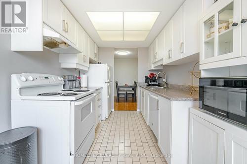 1512 - 5 Lisa Street, Brampton (Queen Street Corridor), ON - Indoor Photo Showing Kitchen