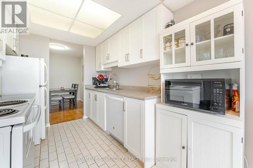 1512 - 5 Lisa Street, Brampton (Queen Street Corridor), ON - Indoor Photo Showing Kitchen