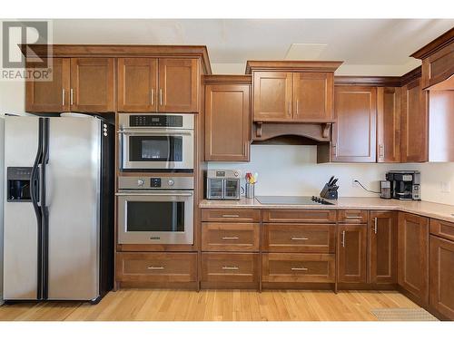 1044 James Hockey Place, Kelowna, BC - Indoor Photo Showing Kitchen