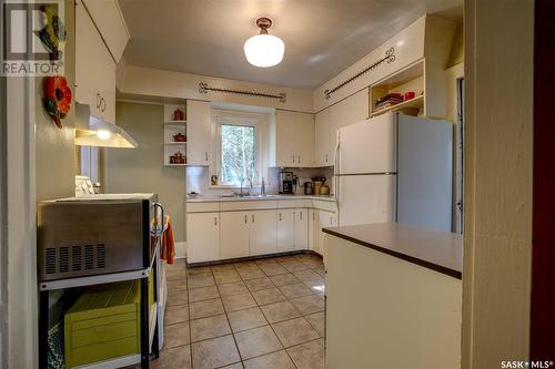 935 10Th Avenue N, Saskatoon, SK - Indoor Photo Showing Kitchen