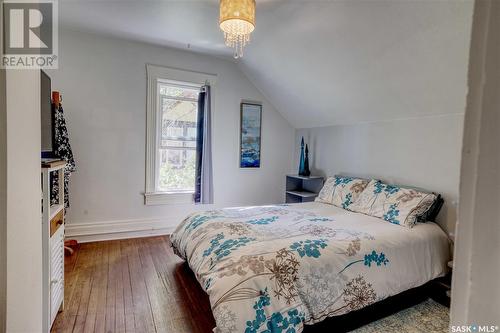 935 10Th Avenue N, Saskatoon, SK - Indoor Photo Showing Bedroom