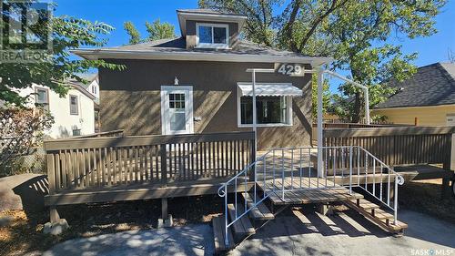 429 2Nd Avenue Ne, Swift Current, SK - Outdoor With Deck Patio Veranda