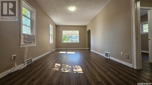 429 2Nd Avenue Ne, Swift Current, SK - Indoor Photo Showing Other Room