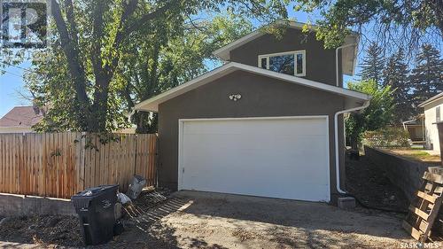 429 2Nd Avenue Ne, Swift Current, SK - Outdoor With Exterior