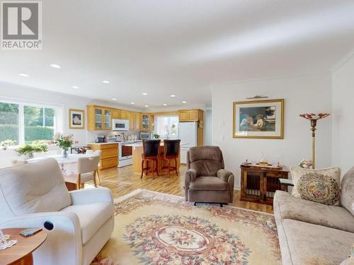 18-4897 Ontario Ave, Powell River, BC - Indoor Photo Showing Living Room