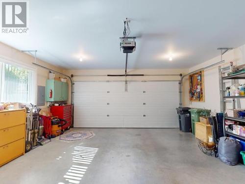 18-4897 Ontario Ave, Powell River, BC - Indoor Photo Showing Garage