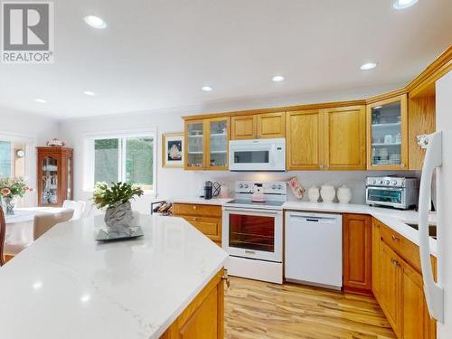 18-4897 Ontario Ave, Powell River, BC - Indoor Photo Showing Kitchen