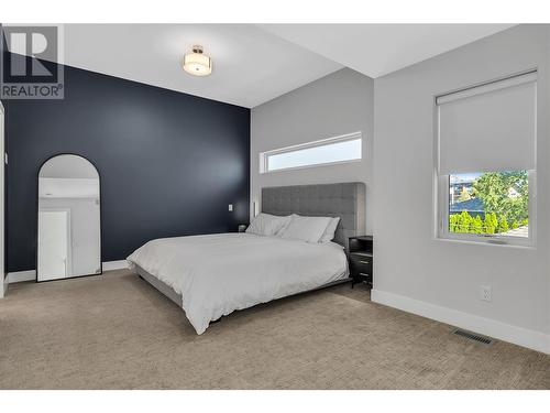 1038 Wilson Avenue, Kelowna, BC - Indoor Photo Showing Bedroom