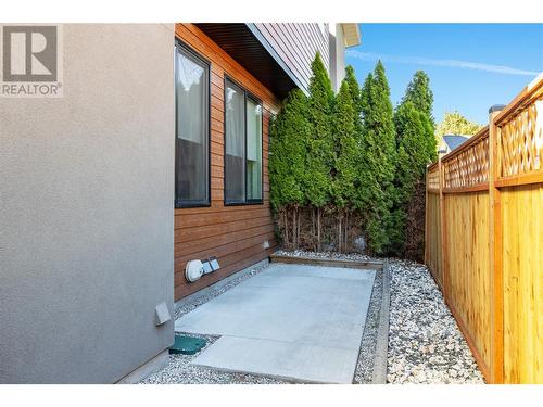 1038 Wilson Avenue, Kelowna, BC - Outdoor