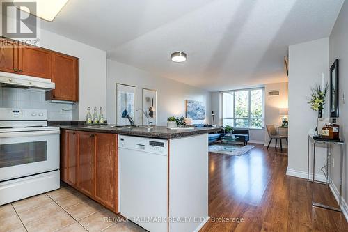 617 - 225 Merton Street, Toronto (Mount Pleasant West), ON - Indoor Photo Showing Kitchen