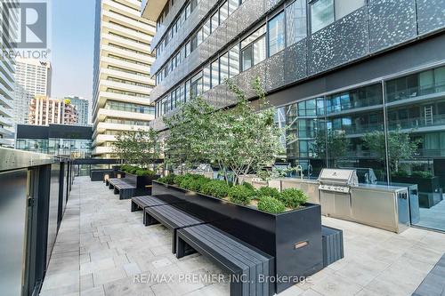 3904 - 55 Charles Street E, Toronto, ON - Outdoor