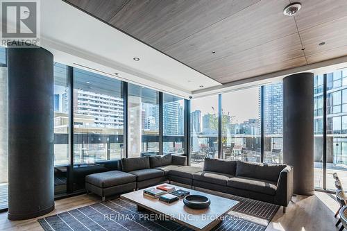 3904 - 55 Charles Street E, Toronto, ON - Indoor Photo Showing Living Room