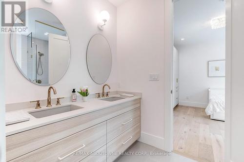 295 Allen Road, Grimsby, ON - Indoor Photo Showing Bathroom