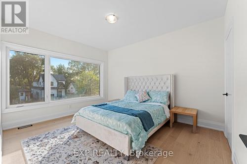 1037 Meredith Avenue, Mississauga (Lakeview), ON - Indoor Photo Showing Bedroom