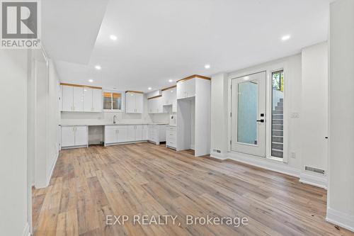 1037 Meredith Avenue, Mississauga, ON - Indoor Photo Showing Laundry Room