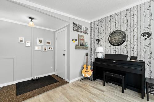 7251 45 Street, Salmon Arm, BC - Indoor Photo Showing Other Room