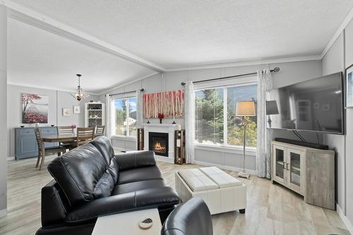 7251 45 Street, Salmon Arm, BC - Indoor Photo Showing Living Room With Fireplace