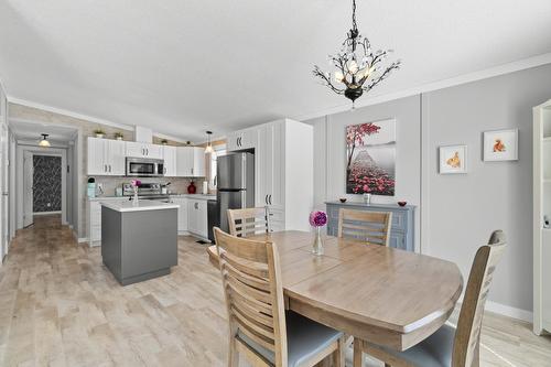 7251 45 Street, Salmon Arm, BC - Indoor Photo Showing Dining Room