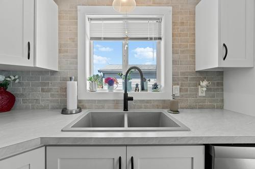 7251 45 Street, Salmon Arm, BC - Indoor Photo Showing Kitchen With Double Sink