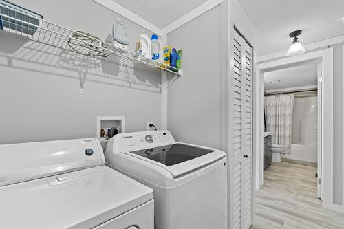 7251 45 Street, Salmon Arm, BC - Indoor Photo Showing Laundry Room