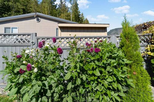 7251 45 Street, Salmon Arm, BC - Outdoor