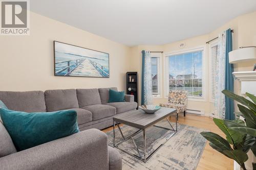 30 Melville Place, St. John'S, NL - Indoor Photo Showing Living Room