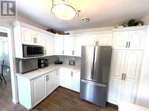 8 Beeton Place, Grand Falls-Windsor, NL - Indoor Photo Showing Kitchen