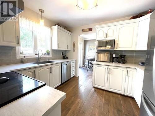 8 Beeton Place, Grand Falls-Windsor, NL - Indoor Photo Showing Kitchen With Upgraded Kitchen