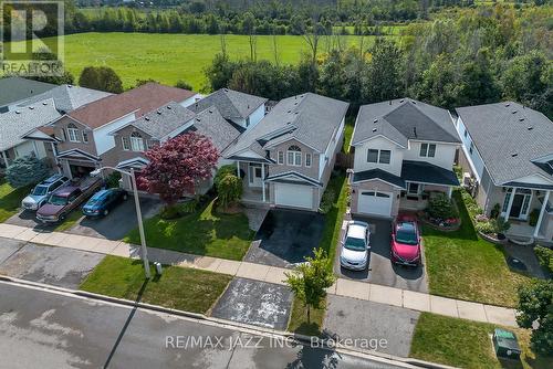 19 Wilkins Crescent, Clarington (Courtice), ON - Outdoor With Facade