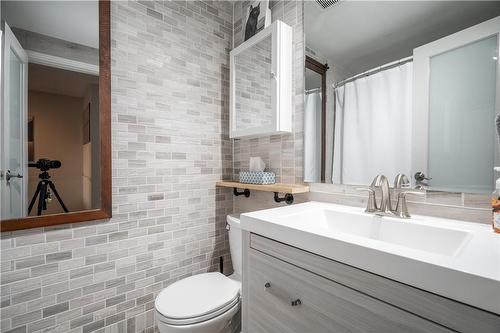 2070 Brant Street|Unit #3, Burlington, ON - Indoor Photo Showing Bathroom