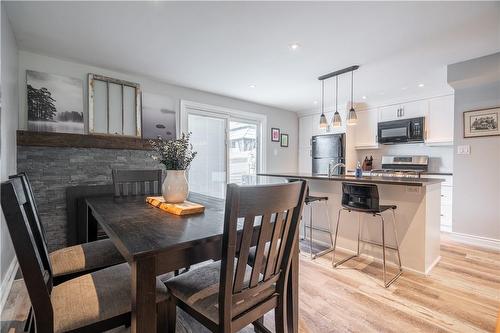 2070 Brant Street Unit# 3, Burlington, ON - Indoor Photo Showing Dining Room