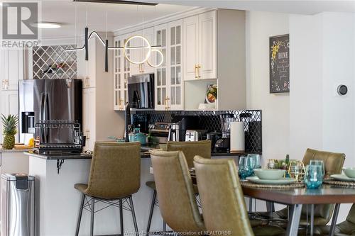 8830 Riverside Drive, Windsor, ON - Indoor Photo Showing Dining Room