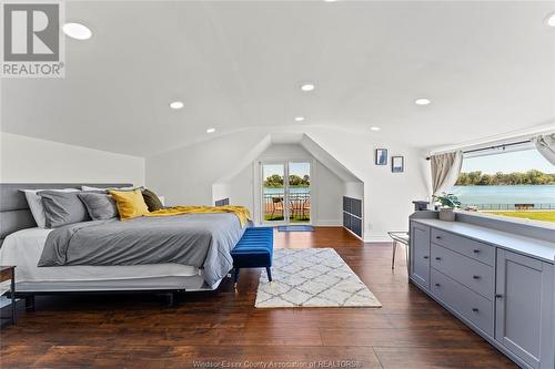 8830 Riverside Drive, Windsor, ON - Indoor Photo Showing Bedroom